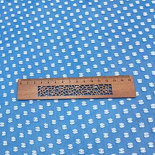 Специальная шелковая ткань с белым цветочным рисунком на синей нижней части