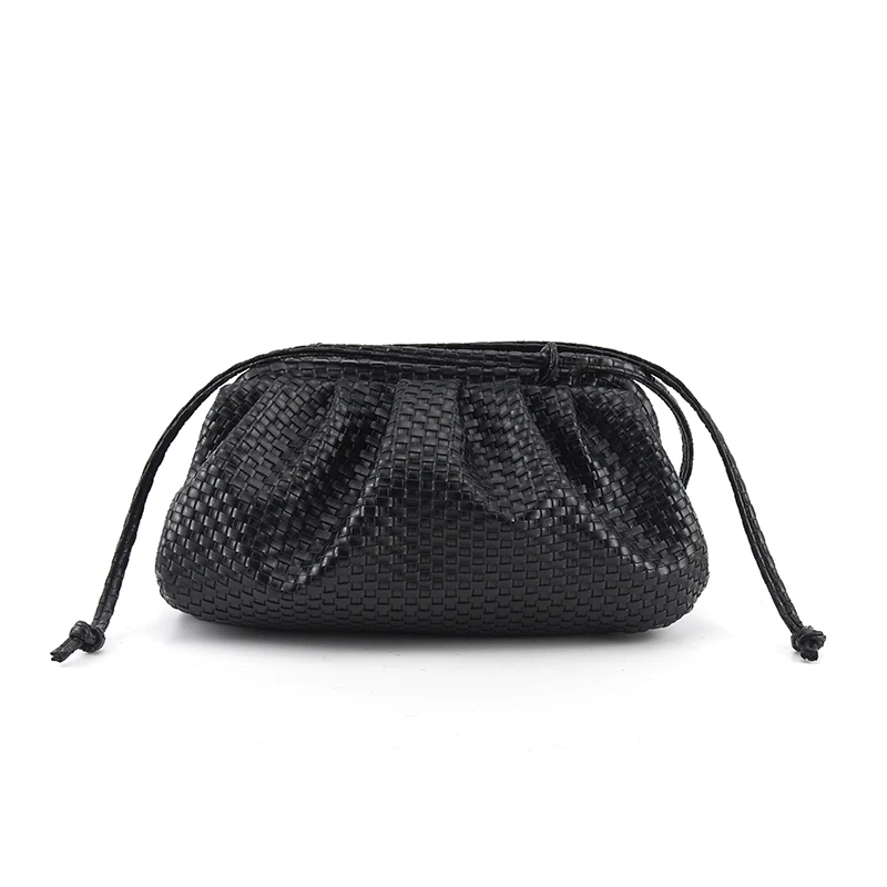 Женская сумка мессенджер в стиле ретро простая плетеная с принтом виде облака