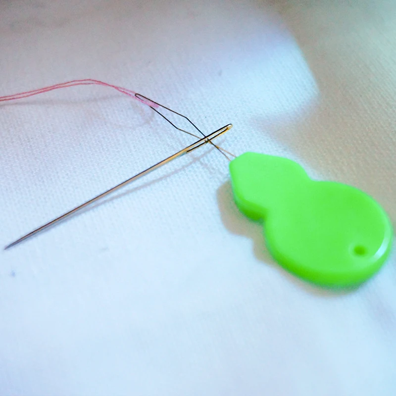 

10PCS Plastic Threader Cross Stitch Sliver Bow Wire Needles Multicolor Insertion Tools Sewing Machine DIY Craft Accessories