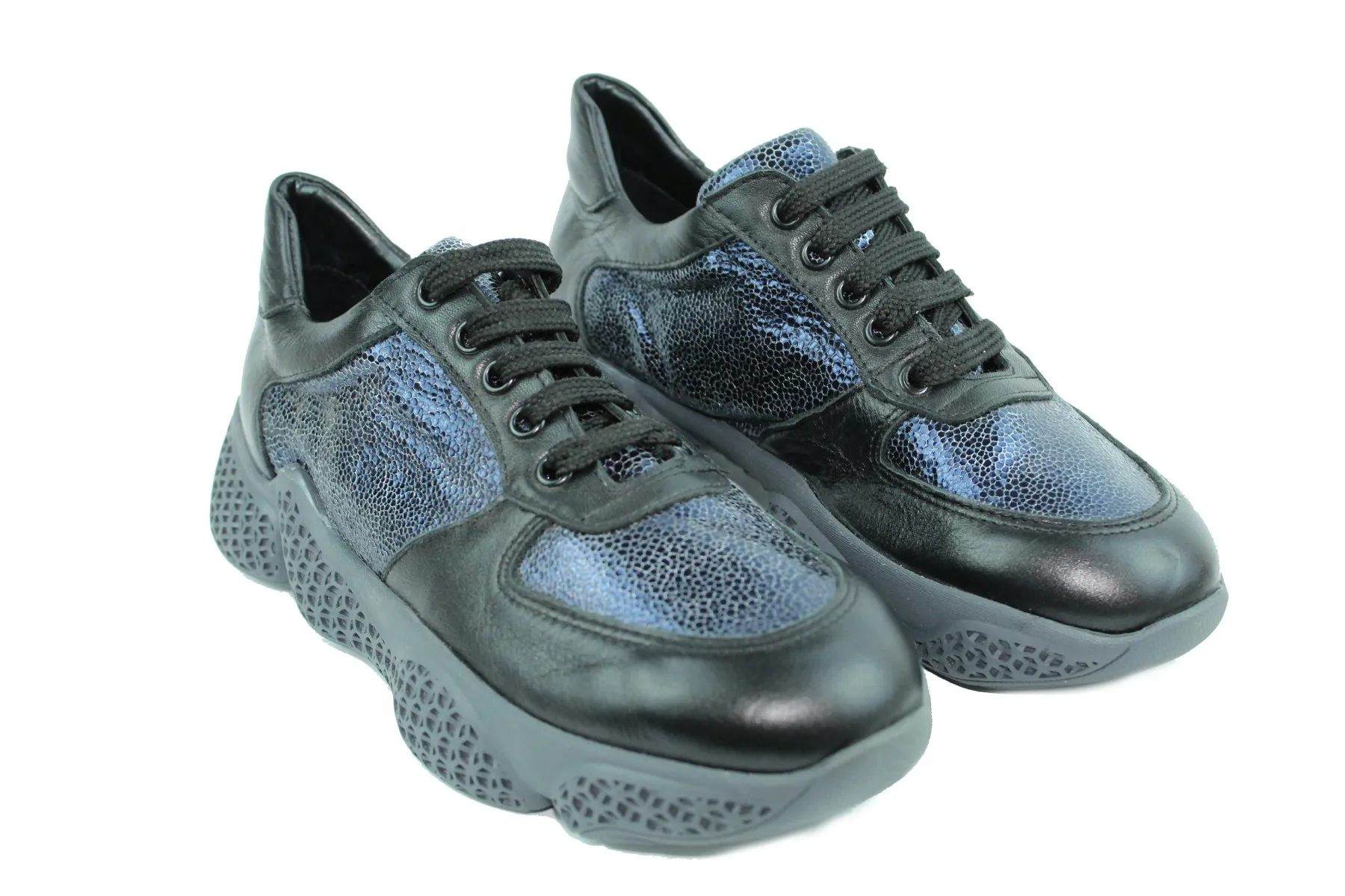 

Женская обувь темно-синего цвета