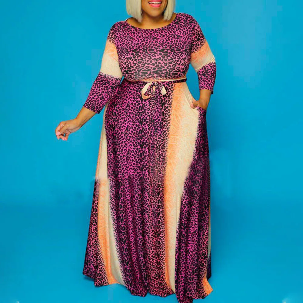 

Женское платье с леопардовым принтом, круглым вырезом и длинным рукавом