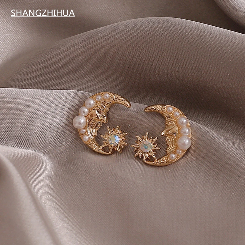 Женские серьги в стиле ретро с подвеской виде Луны|Серьги-гвоздики| |