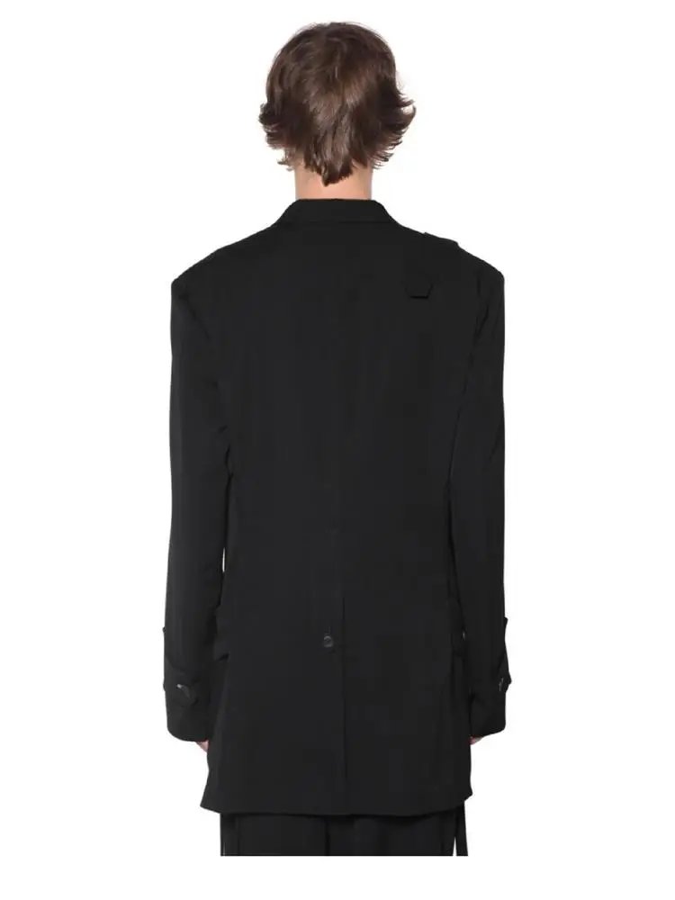 Пиджак рыцарская форма с пуговицами |