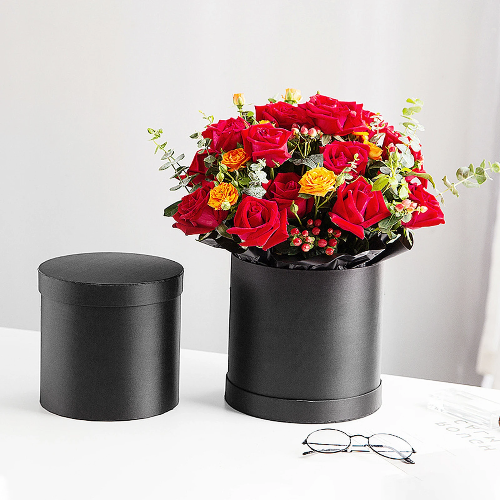 

2022 New Listing Birthdays Cardboard Multi-size Weddings Round For Nesting Gift Etc. Lids Boxes With