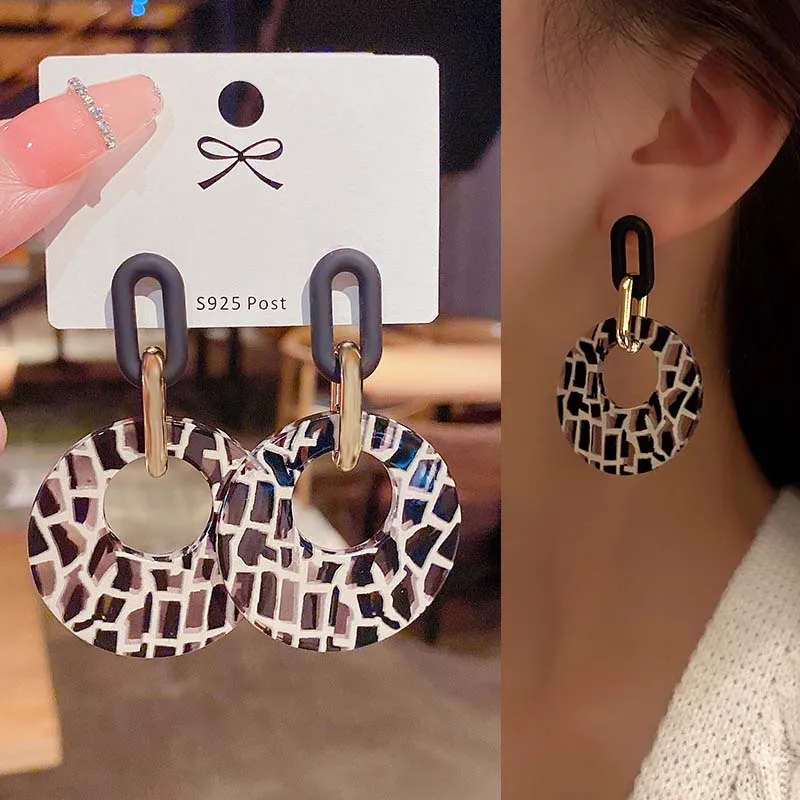 

2021 New Trendy Leopard Print Round Drop Earrings For Women Fashion Acrylic Pendant Earring Girls Wedding Christmas Jewelry Gift