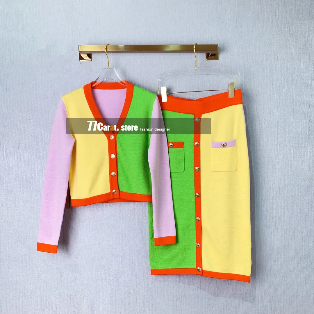 Женский трикотажный комплект из двух предметов юбка на пуговицах и