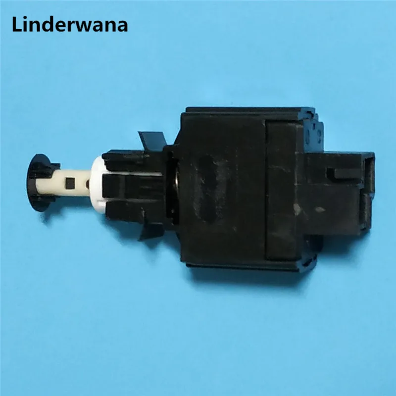 О для VOLVO S40 V40 C70 S70 V70 XC70 S90 V90 1995-2007 переключатель стоп светильник OEM 9128577 |