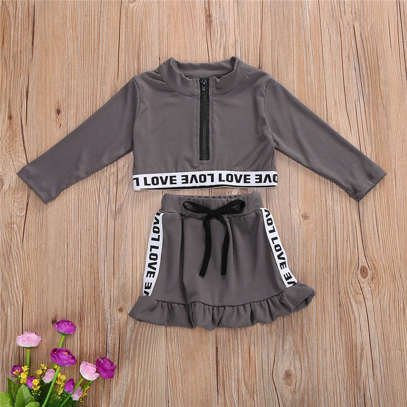 Летний костюм для малышей укороченный топ с длинными рукавами и надписью LOVE +