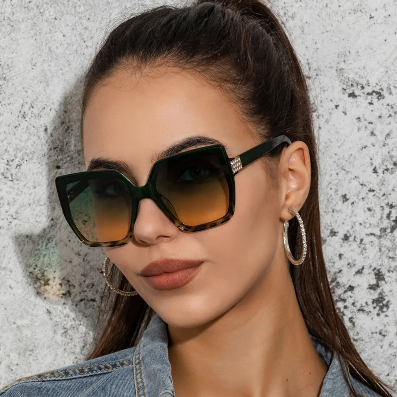 

Women Sunglasses Trending Vintage Big Frame Diamond Cat Eye Glasses American Style Gradient Brand Luxury Unisex Decorative Eyewe