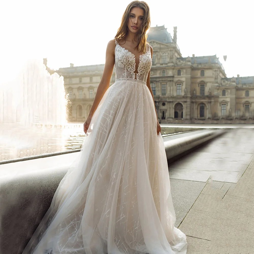 

Luxury Wedding Dress Sleeveless Thin Spaghetti Straps Vintage Sequin Applique Beach Plus Size Sexy V Neck Formal Bridal Gown