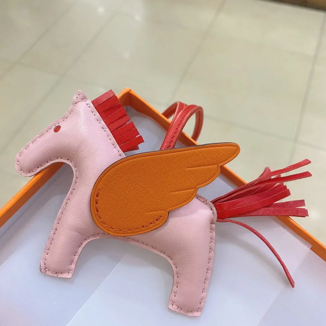 

New Swift Sheepskin Horse Bag Charm Luxury Paddock Horse Keyring Real Leather Nano Pegasus Pendant Flying Horse Ornament