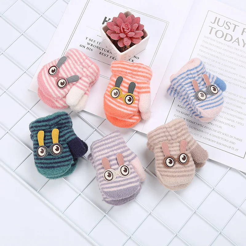 

Зимние вязаные теплые перчатки для мальчиков и девочек от 1 года, милые полосатые двойные бархатные толстые детские перчатки с большими глазами и кроликом