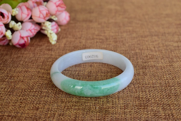 

Подарочный сертификат, натуральный изумруд из Мьянмы, размер A, резной, 54 мм-62 мм светильник-зеленый, двухцветный браслет, изысканная фотогра...