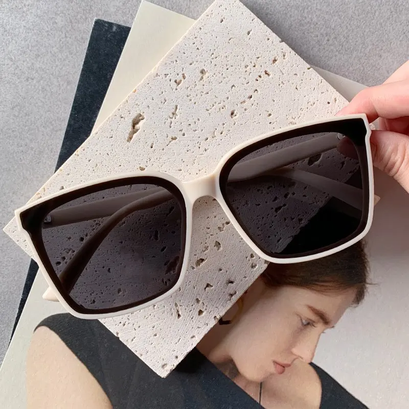 Корейские поляризационные солнцезащитные очки в коричневой квадратной оправе