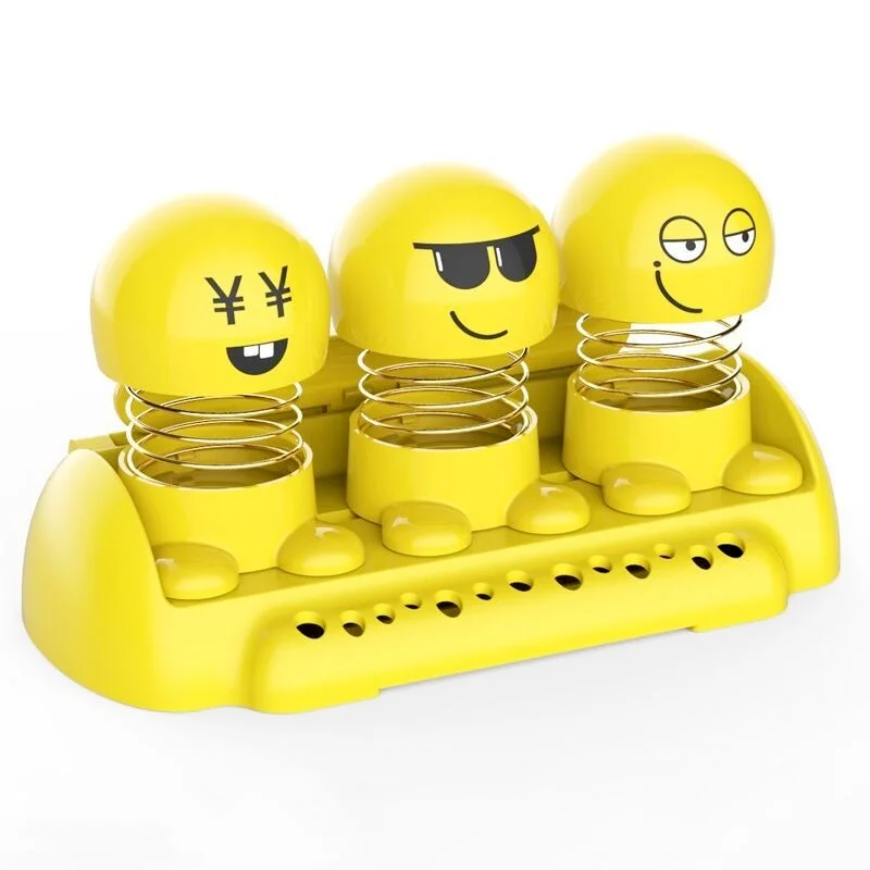 Прекрасная маленькая желтая украшение Кукла Смешная Детская Телескопическая Игрушка с Ароматом Для Автомобиля, Качающая Головой, Интерьерное Украшение Для Детей.