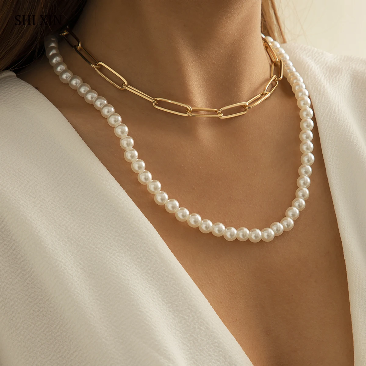

SHIXIN Elegant Imitation White Pearl Beads Long Chain Necklaces for Women Vintage Layered Thick Link Chain Necklaces on the Neck