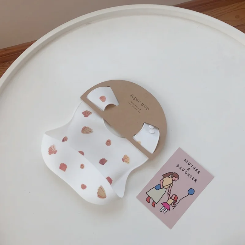 

INS Style Print Baby Bibs Waterproof Soft Silicone Baby Feeding Stuff Cute Pattern Kids Girl Boy Toddler Adjustable Children Bib