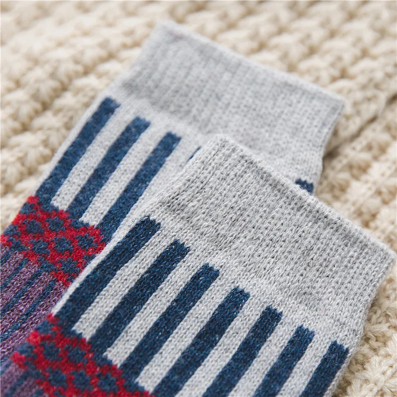 

Autumn and Winter Thickened Warm Women's Wool Socks 5 Pairs Per Set Women Winter Sock Vintage