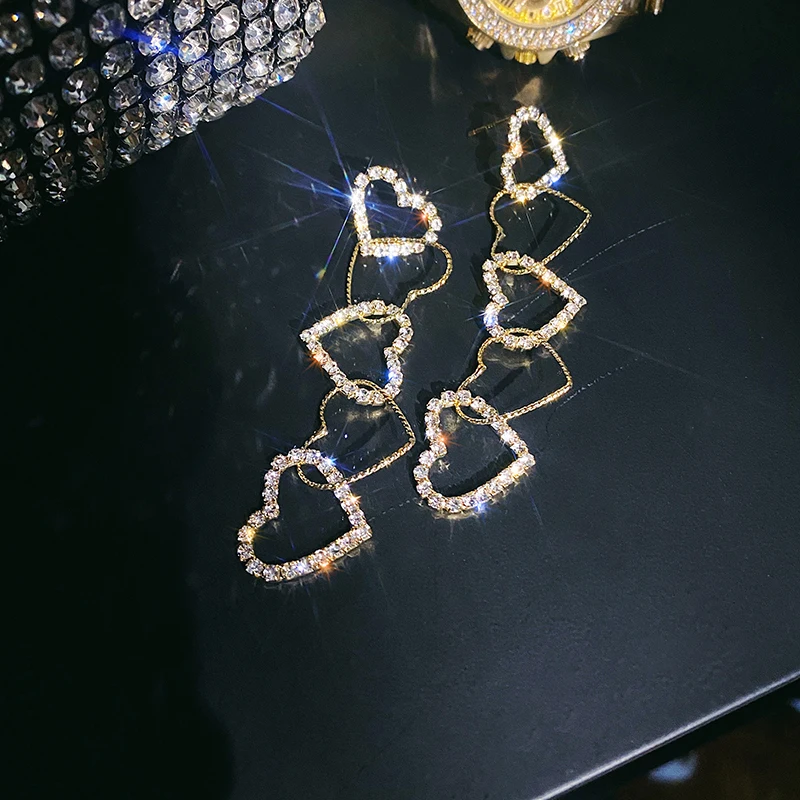 

Long tassel metal fashion temperament personality French love earrings palace style retro earrings female European senior