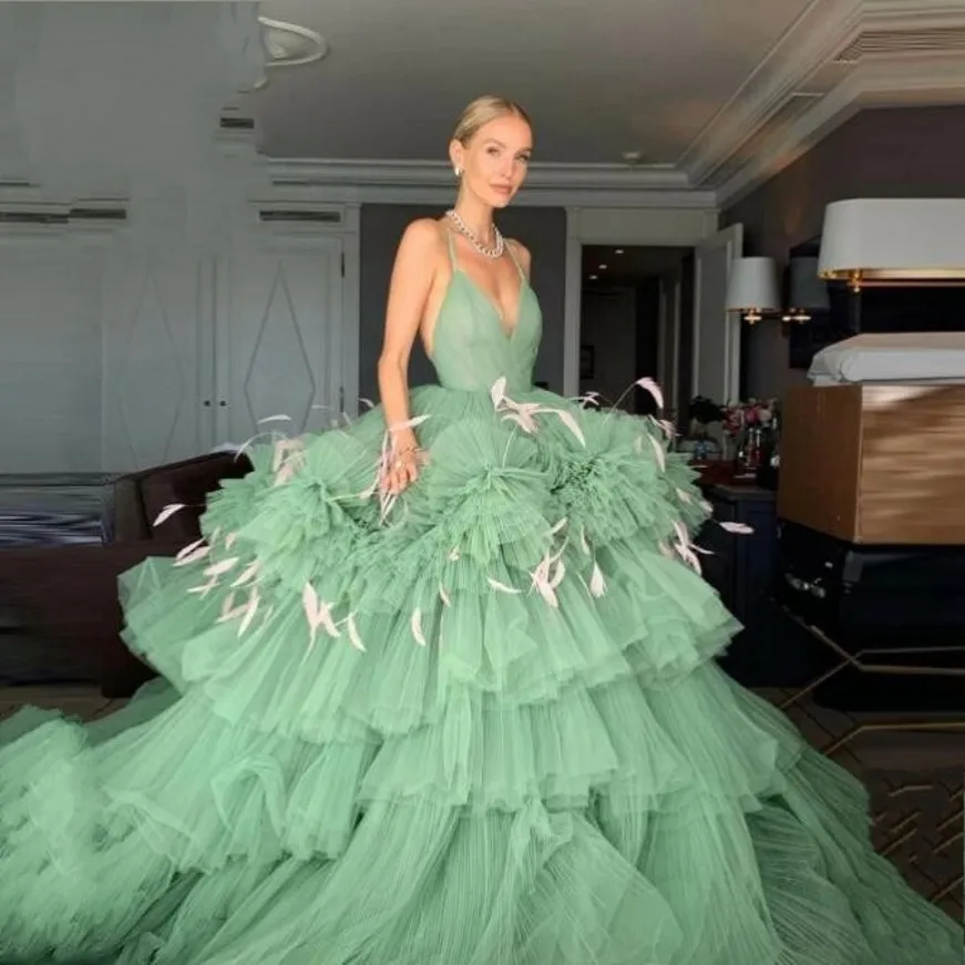 

robe de soiree Luxury Evening Dress Puffy abendkleider Extra Puffy Evening Dresses Ruffle Feather Long Ball Gown Sexy Backless