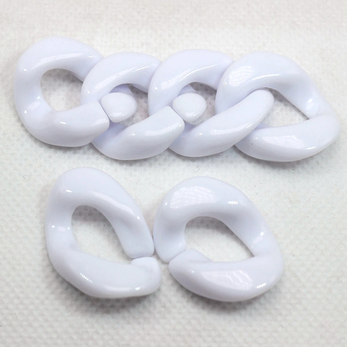 

50 белых акриловых плоских скрученных овальных соединительных колец, открытые цепные бусины 29 х20 мм, соединительная цепочка для ожерелья, бр...
