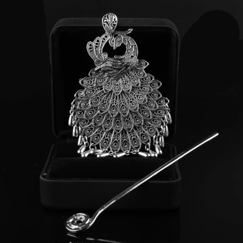 Ювелирное изделие в виде заколки китайском стиле винтажном с металлическим