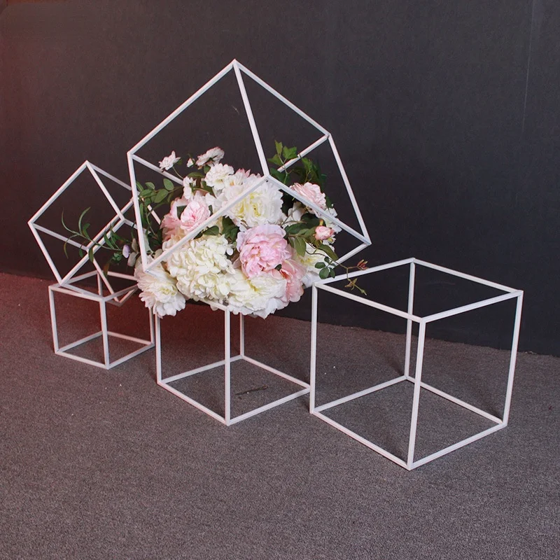 

5 pieces of wedding props, road guide iron art box set, geometric ornaments, window wedding decoration wedding decoration