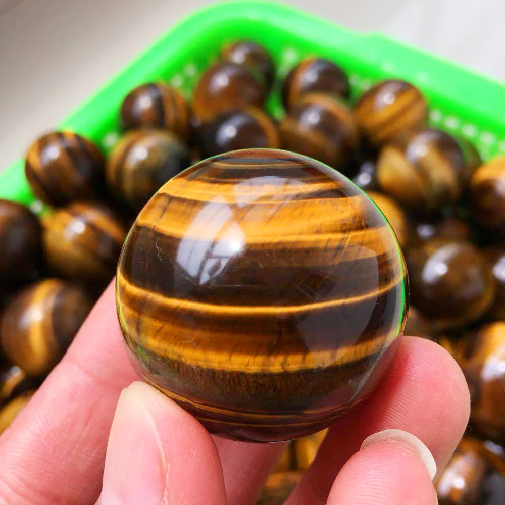 Благородная сфера. Благородная сфера. Благородная сфера. Благородная сфера. Голубой стеклянный шар.