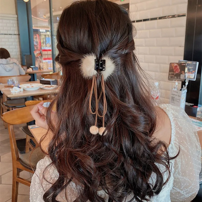 

YPAY 2021 Autumn and winter models plush tassel hair small catch clip new elegant temperament hair clip ins clip headdress card