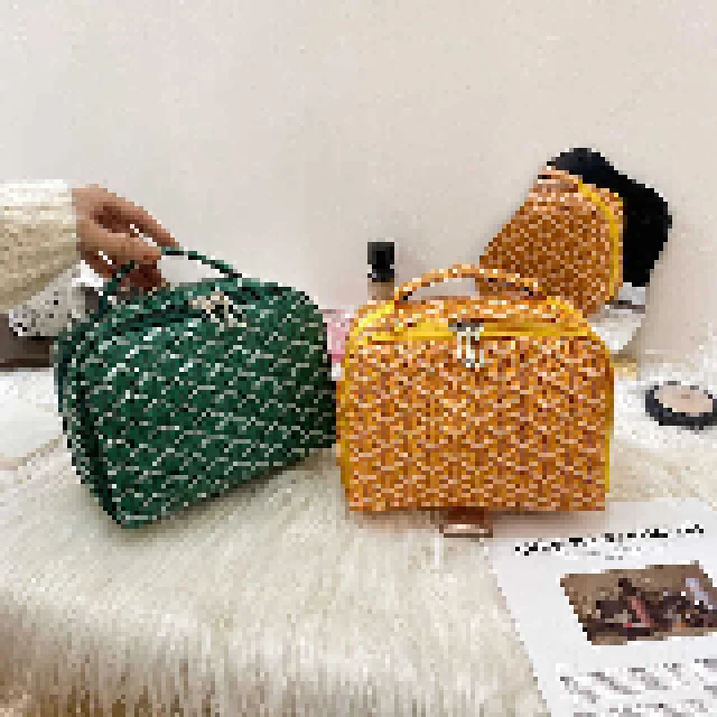 

Net red cosmetic bag super fire girl heart portable travel waterproof cosmetic bag large capacity washing bag storage bag