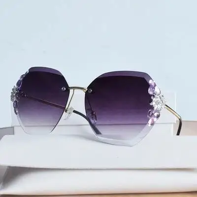 

Ultraviolet-Proof Sunglasses For Women Metal Frameless Rhinestone Sunglasses Temperament Joker Gradient Europe And America 2021