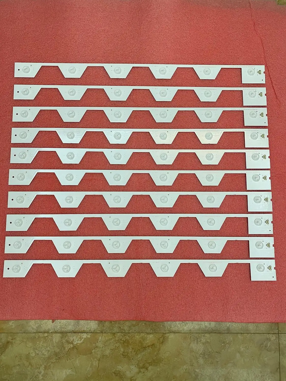 Светодиодная лента-подсветка для THOMSON 55FA5404 55FA3203 55FA3213 55UA6406 4C-LB5506-HR1 YH1 55HR330M06A1 B55A858U D55A561U B55A658U Светодиодная лента-подсветка для THOMSON 55FA5404 55FA3203 55FA3213 55UA6406 4C-LB5506-HR1 YH1 55HR330M06A1 B55A858U D55A561U B55A658U