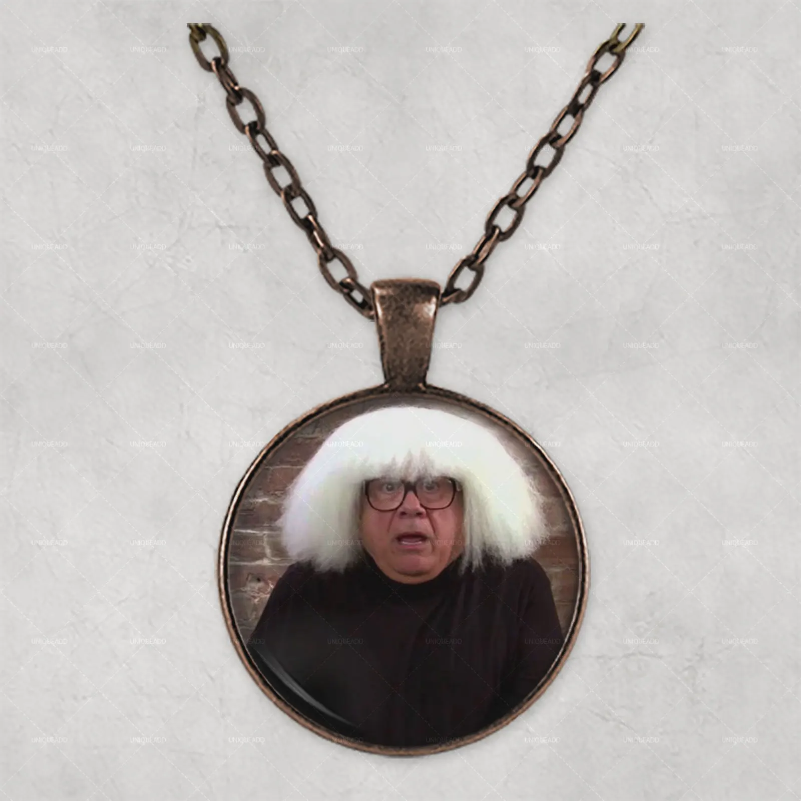 Danny Devito wig Personalised Photo Necklace Picture Jewelry necklaces pendants Circle Locket Memorial Gift | Украшения и