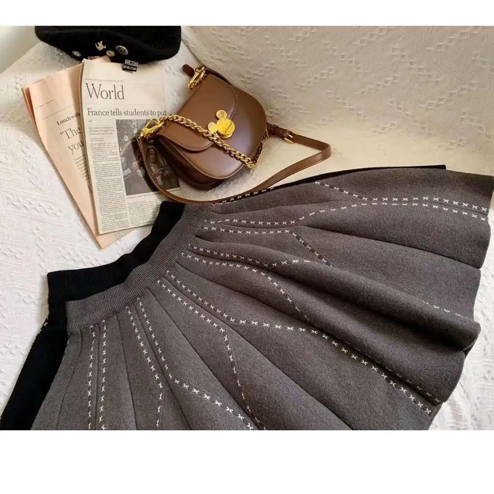 

Autumn And Winter New Color Contrast Small Snowflakes Elastic High-Waist Knit Half Puff Large Swing Umbrella Skirt