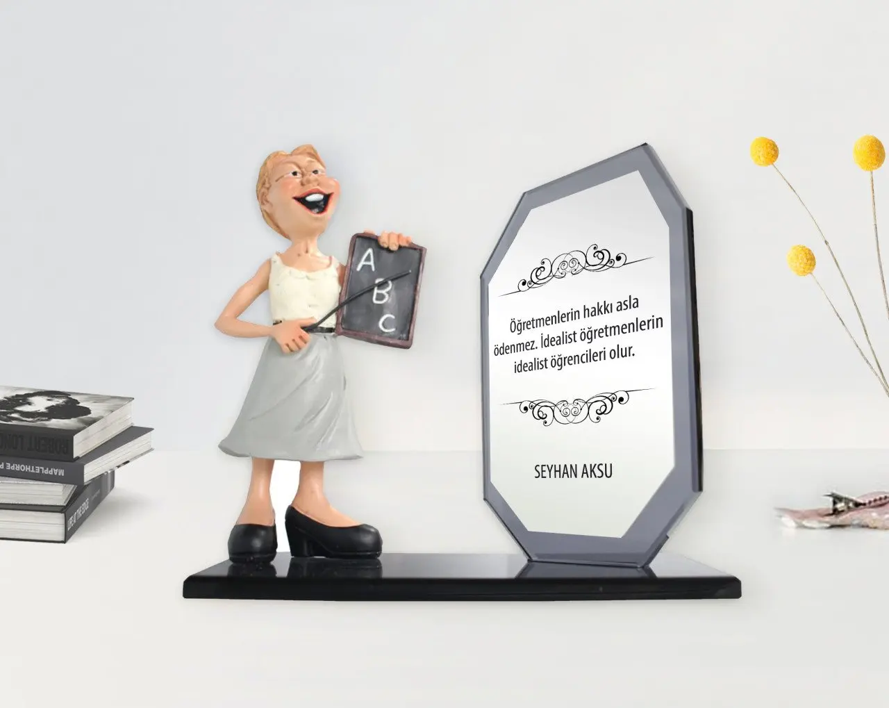 

Персонализированные безделушки для женщин и учителей