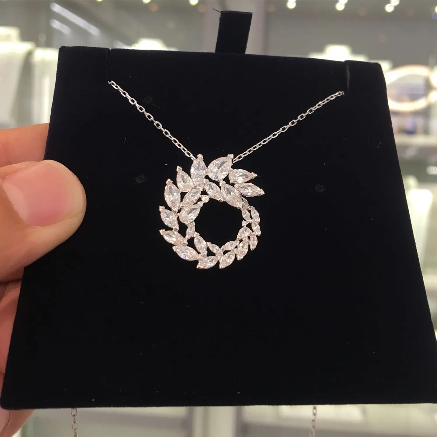 

New Swa 1:1 Feather Crystal White Necklace For Women 2019 Jewelry Charms