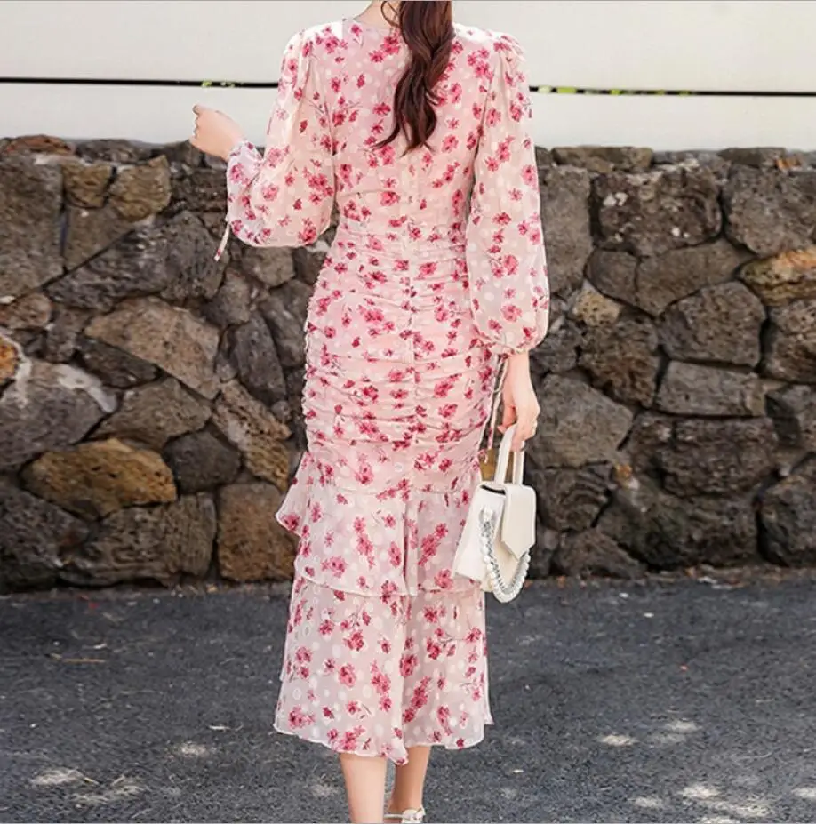 

2020 new autumn temperament v-neck floral printed mermaid skirt drawstring pleated sexy feminine fishtail dress s143