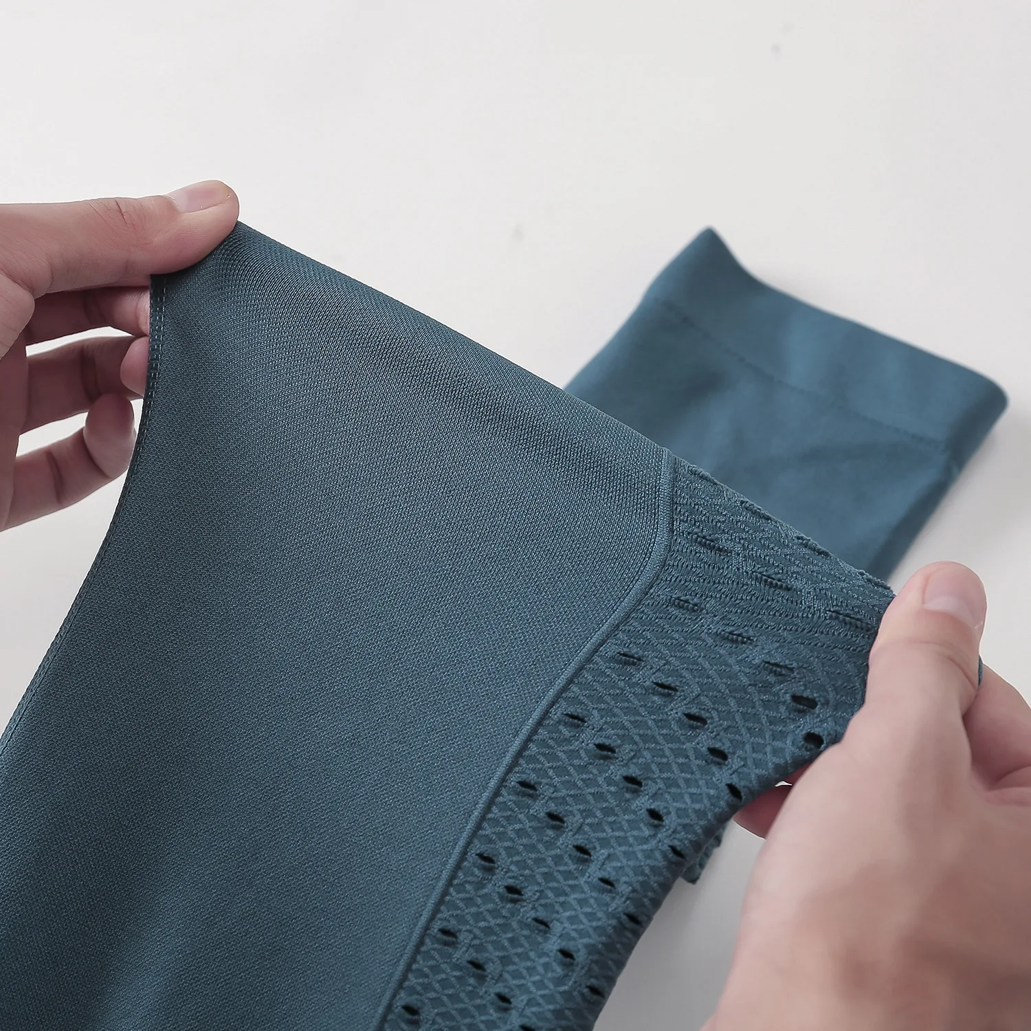 

Solid Color Leggings Women Workout Pants High Waist Sportwear Pants Female Sexy Leggings Push Up Sport Seamless Fitness Leggings