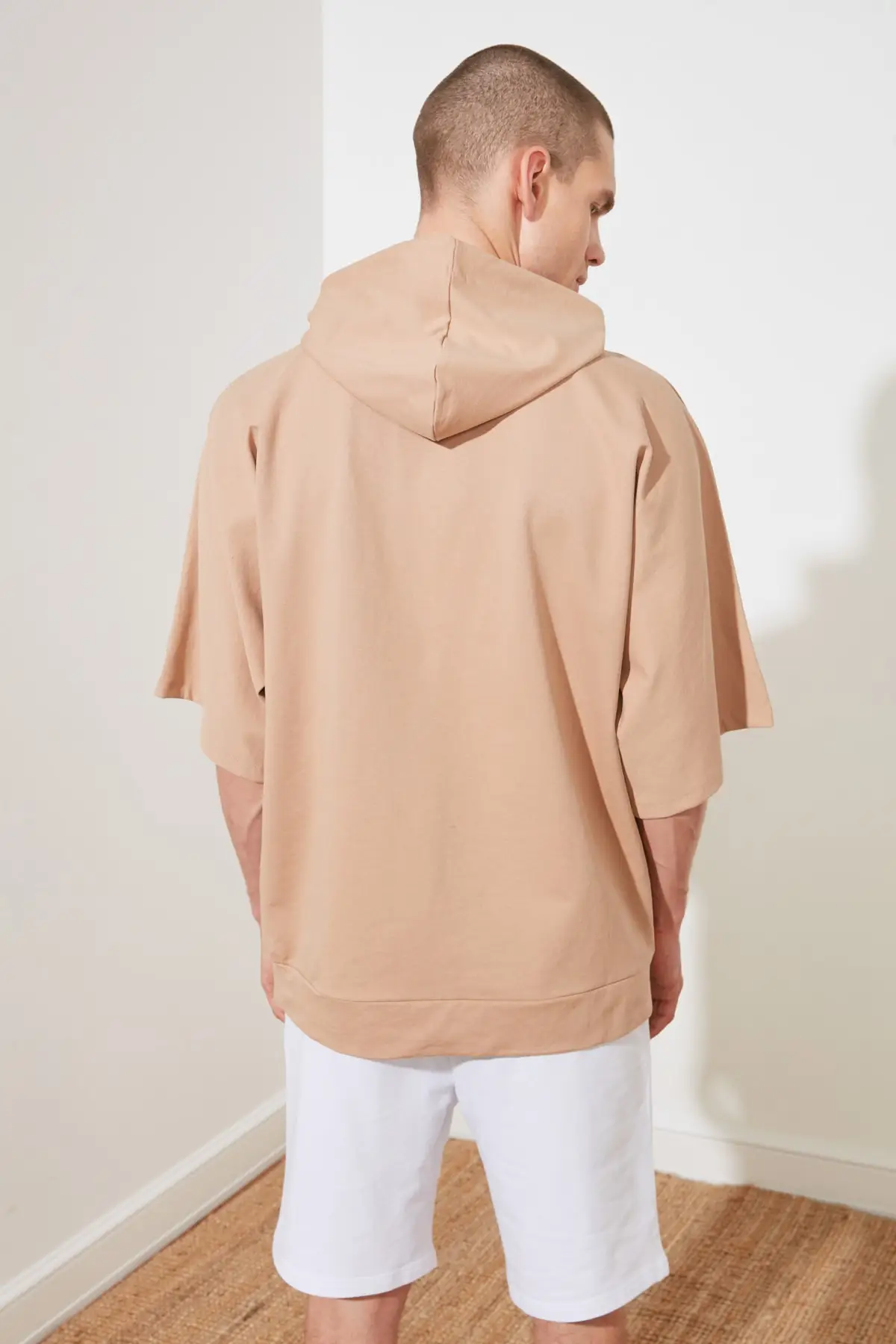 

Trendyol Men 'S Short-Sleeved Hooded Oversize Sweatshirt TMNSS21SW0198
