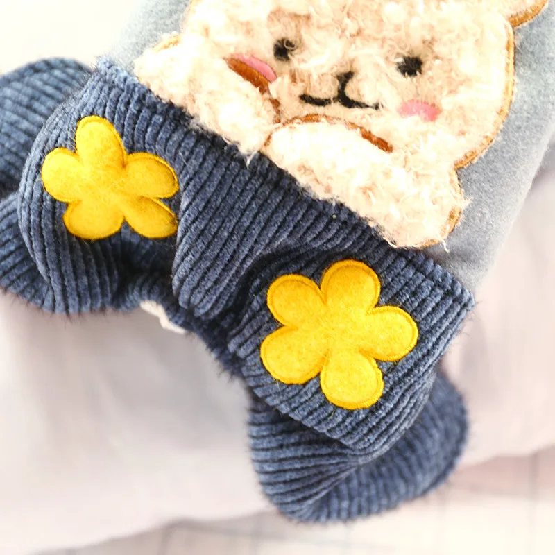 

Pet dogs, cats, autumn and winter new styles plus velvet thickened cat costumes blush woolen cloth flowers bear