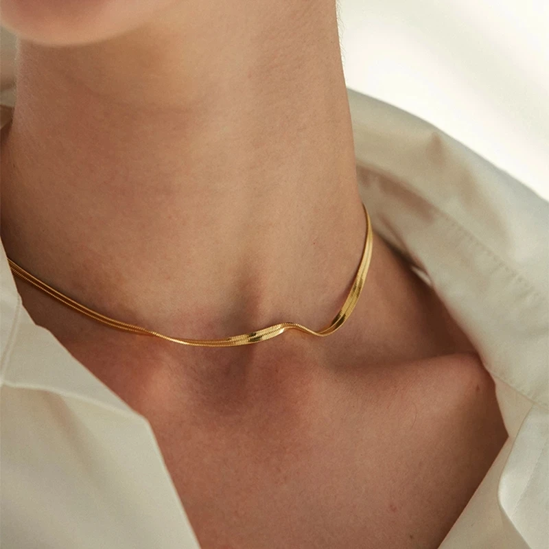 

Classic Clavicle Blade Snake Chain Necklace for Women Fashion Gold Color Twist Flat Chokers Necklace Jewelry Gift Wholesale