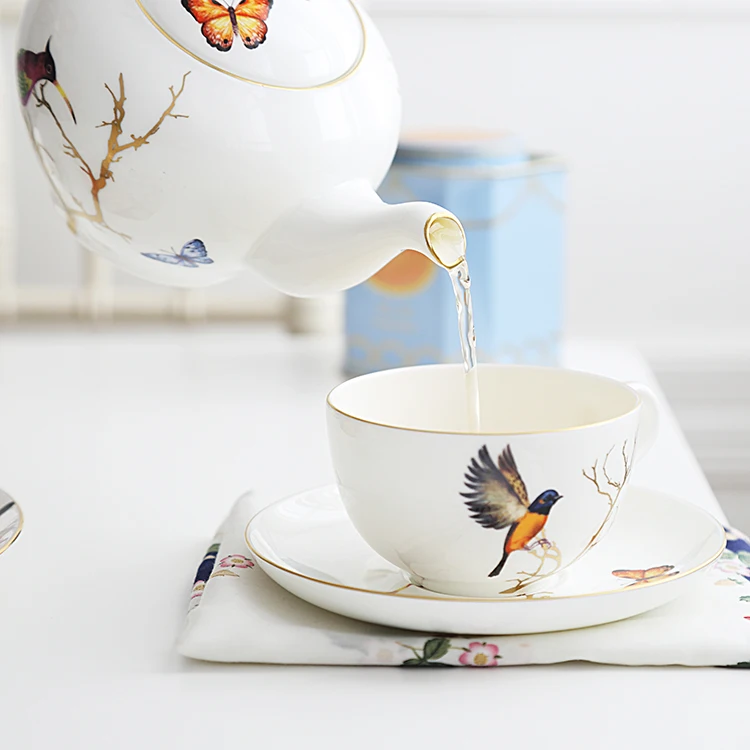 

Британский чайный сервиз для послеобеденного чая, кофейная чашка из костяного фарфора, блюдце, Европейский керамический кофейный сервиз, ч...