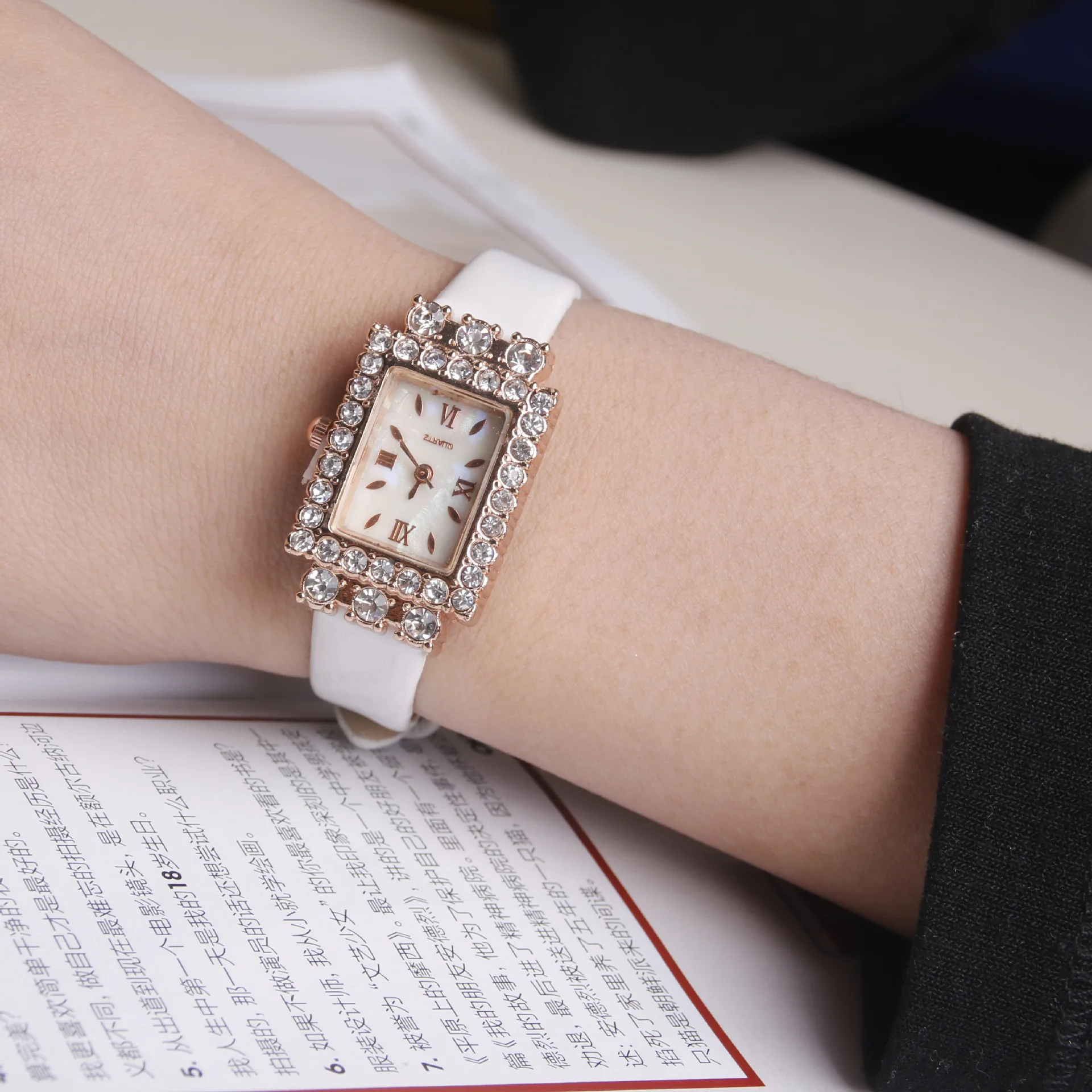 Женские повседневные наручные часы с прямоугольным циферблатом кожаные