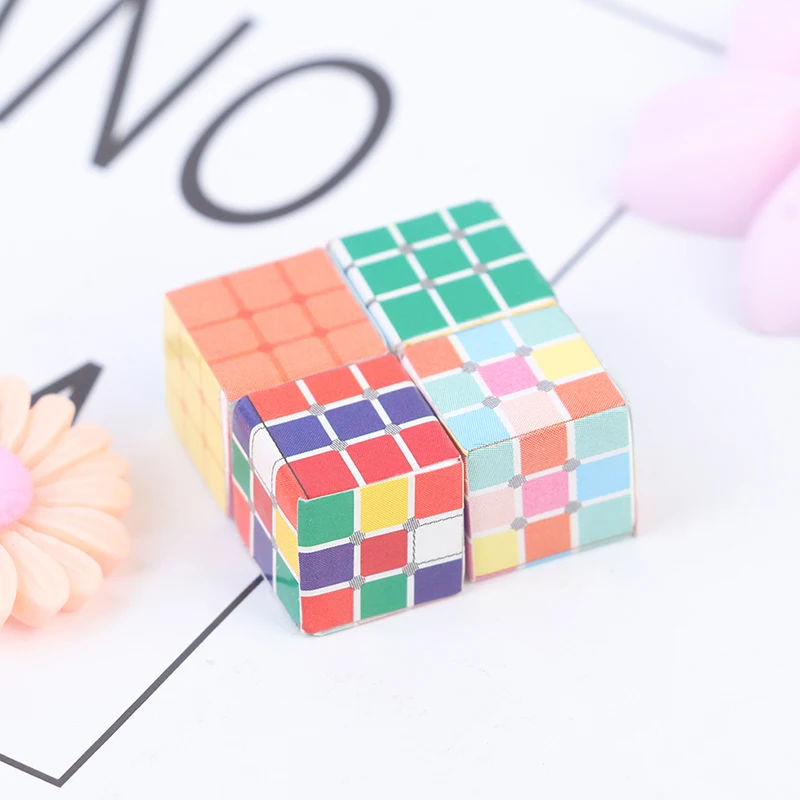 

4pcs/set Miniature Puzzle Cube Game Toy Dollhouse Mini Furniture Accessory Imitation Doll Toy For Kid Gift
