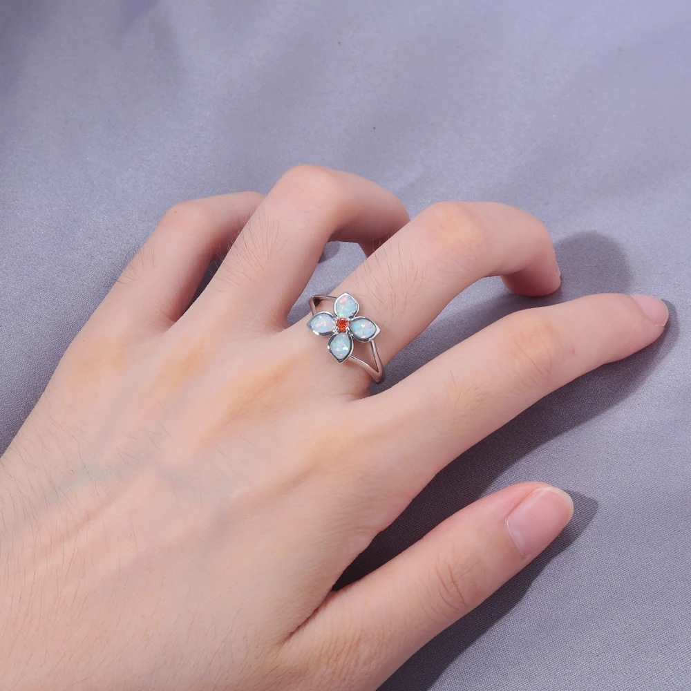 CiNily кольца с четырехлистным клевером из голубого и белого огненного опала камнем