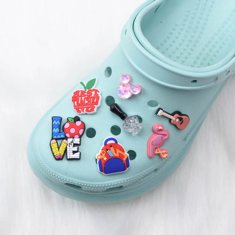 

2021 UNN 40pcs set new assort croc charm for children and black girl gifts