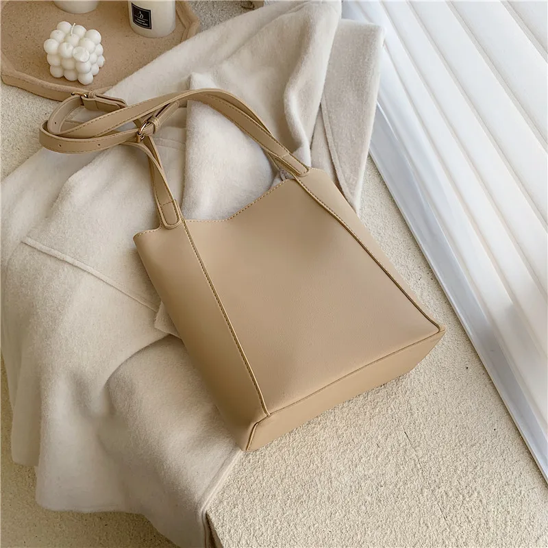 

Niche Fashion Ladies Large Capacity Diagonal Straddle Bucket Bag Ladies Versatile Shoulder Bag