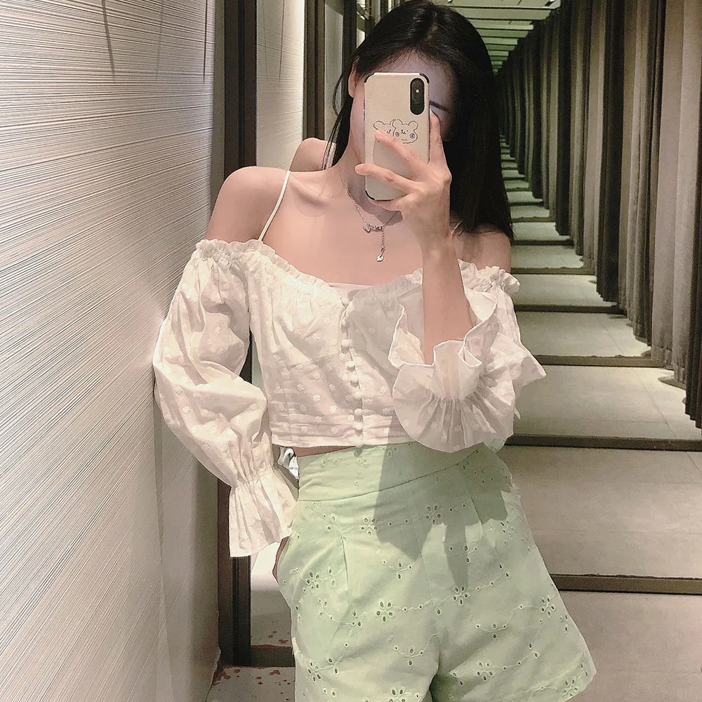 

DiYiG WOMAN Summer new all-match close-fitting one-line collar flower embroidered off-shoulder suspender shirt for women