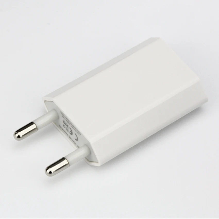 Фото Плоская белая полная 1A OEM EU вилка переменного тока USB ЕВРО настенное зарядное Плоская белая полная 1A OEM EU вилка переменного тока USB ЕВРО настенное зарядное