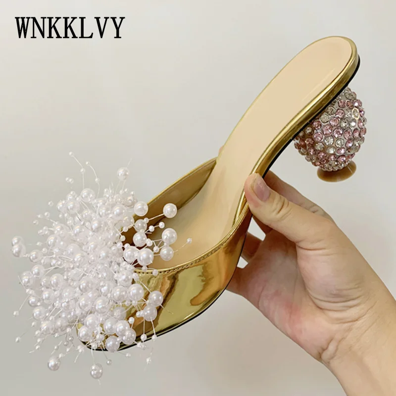 

Sandals women Summer new pearl flower decor thick heel slippers patent leather high heels sexy party banquet dress shoes 2021